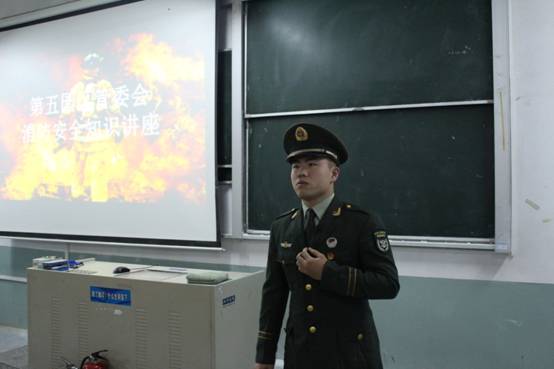 说明: E:\学工\05宿舍\检查\20190514园区安全知识讲座\新建文件夹\IMG_5146.JPG